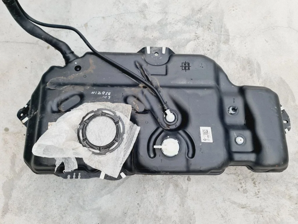 Fuel tank 172027845R