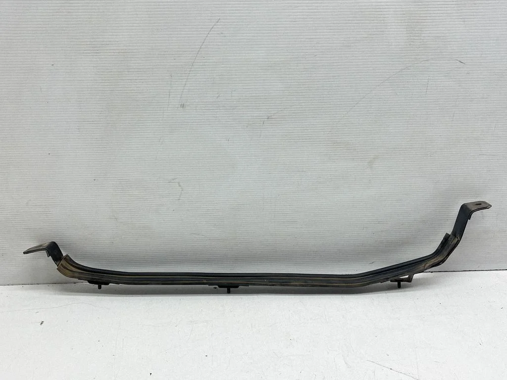 Kütusepaagi kinnitusklamber (-klambrid) 7768102E020