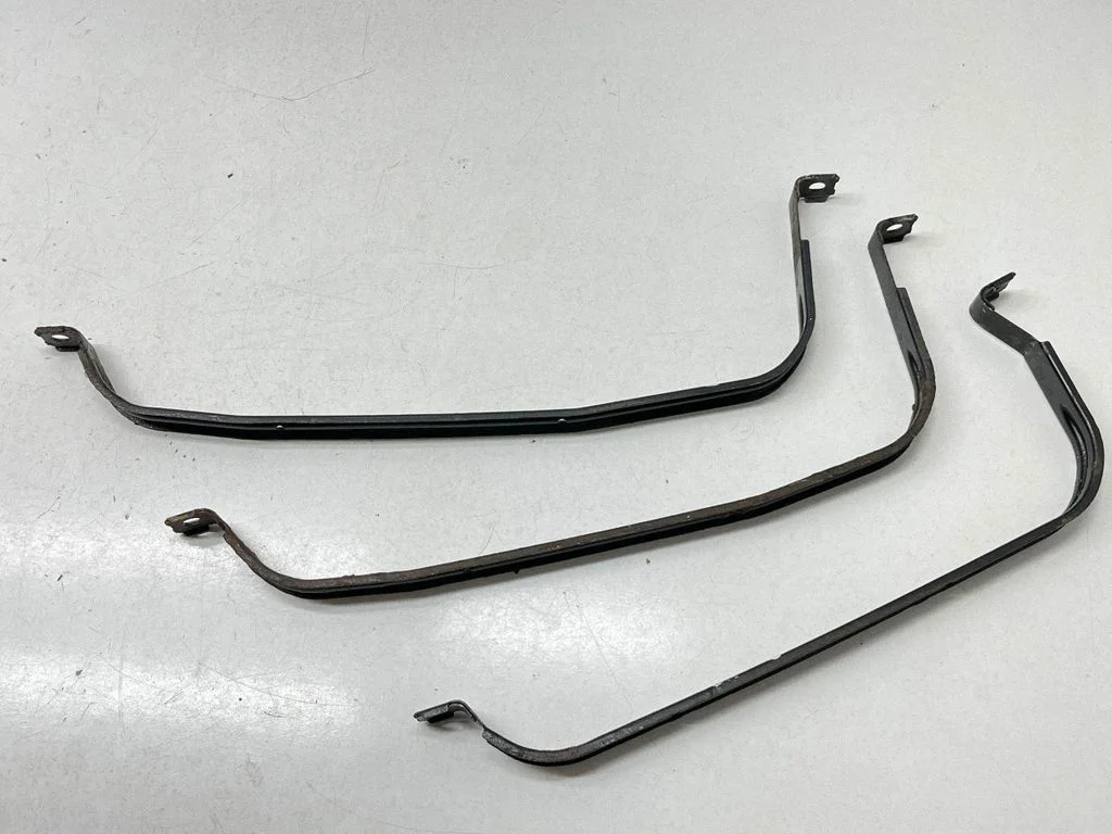 Fuel tank mounting bracket 7H0201651C
