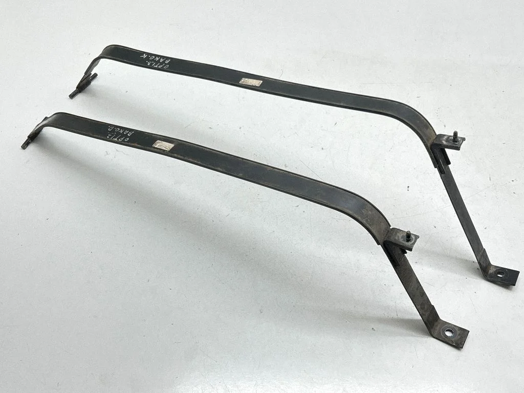 Fuel tank mounting bracket
