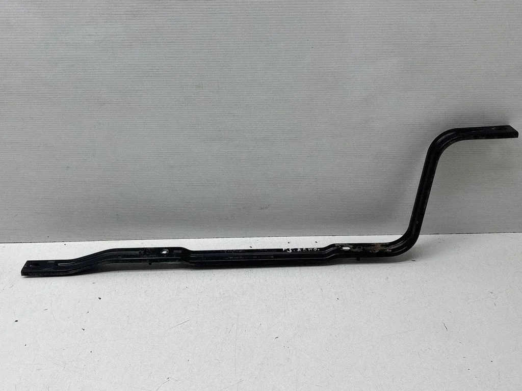 Fuel tank mounting bracket 9814136180