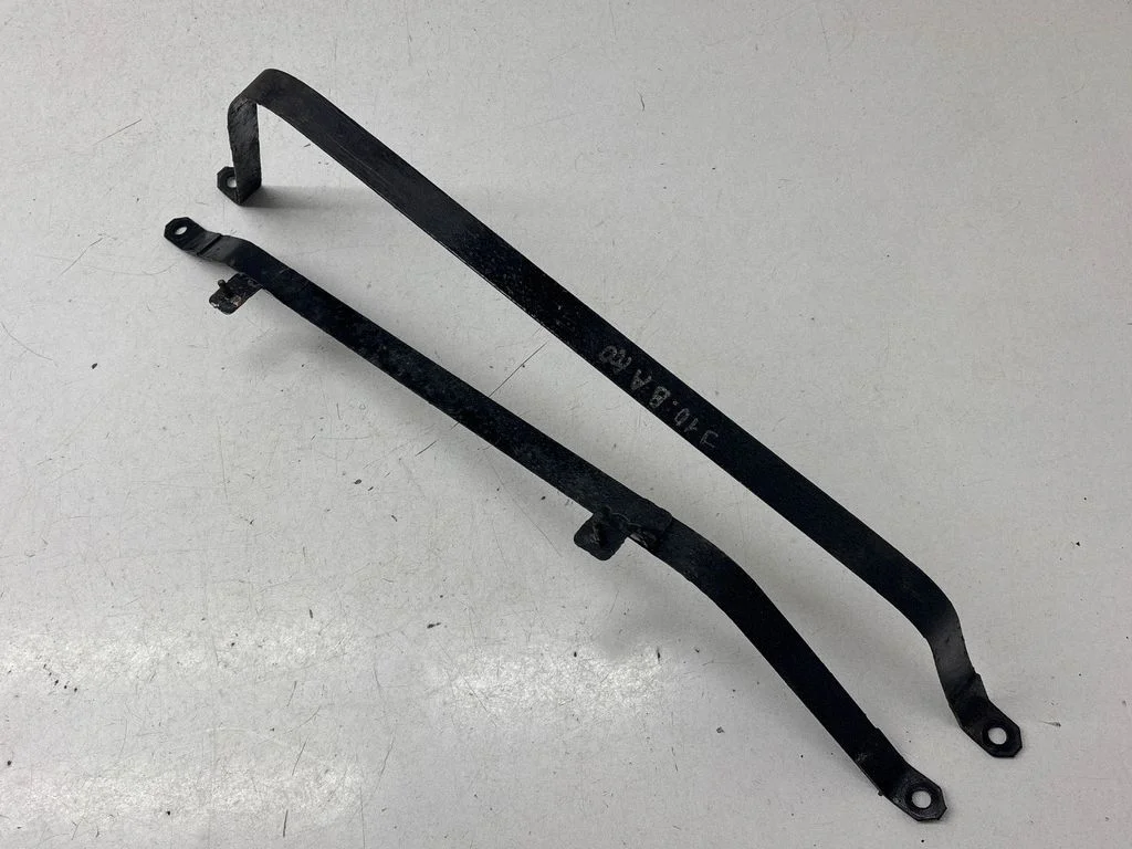Fuel tank mounting bracket – Nissan Qashqai (2010-2014)