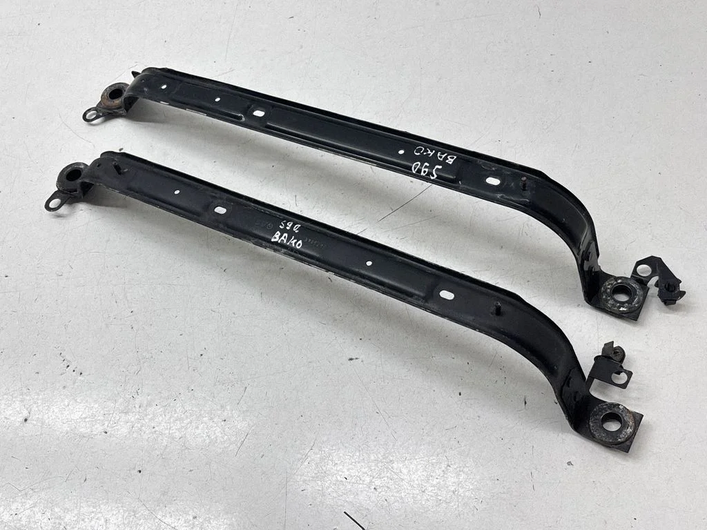 Fuel tank mounting bracket 31355160