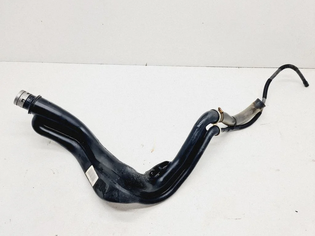 Fuel tank filler neck pipe 13269551