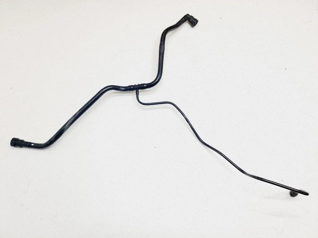 Fuel line pipe AG9N9A086VBB