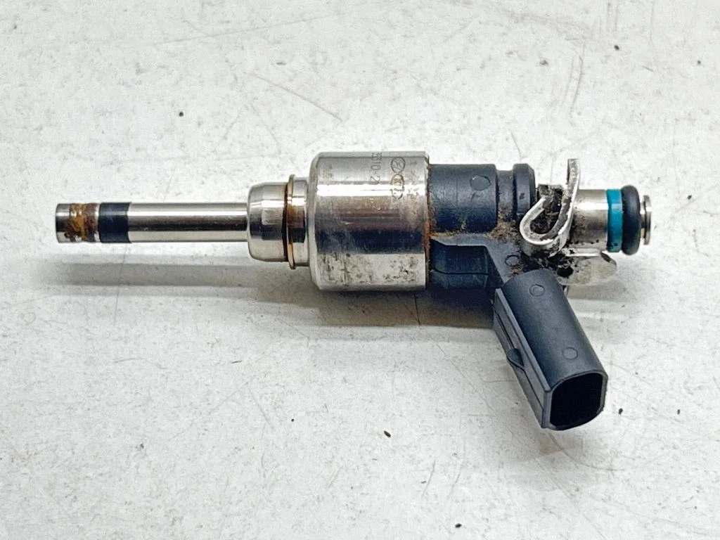 Fuel injector 9041090015