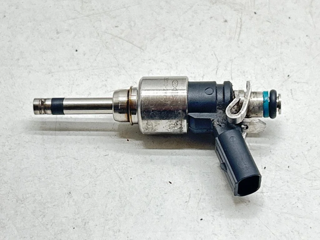 Fuel injector 9041090015