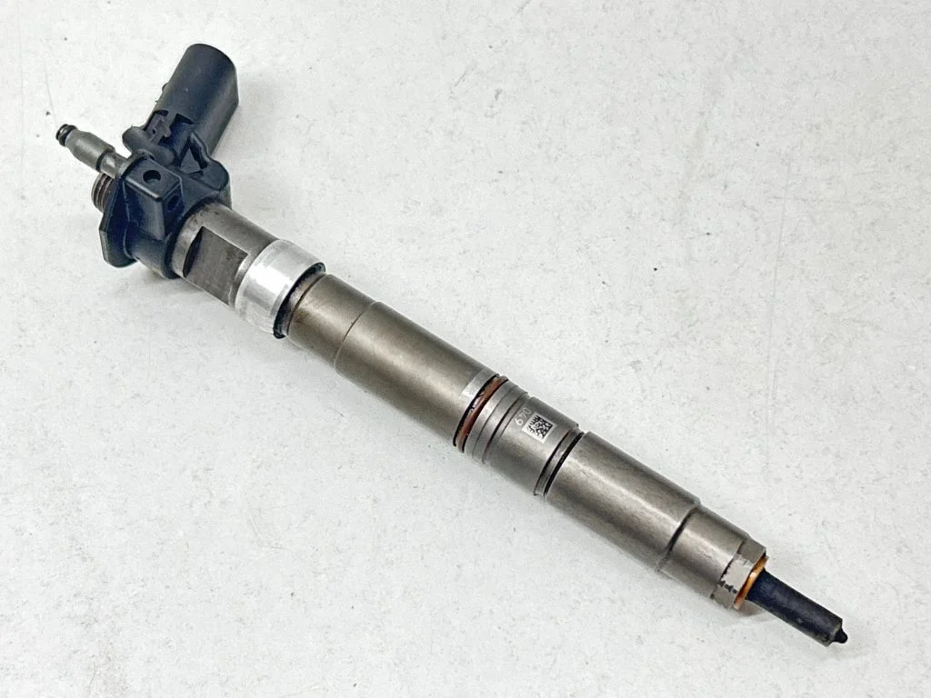 Fuel injector 03L130277C