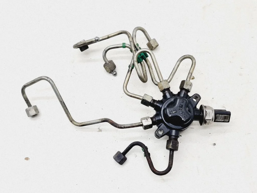Pihustitele kütuse etteandetoru(d) 8200379933 – Nissan Note (E11) (2006-2014)
