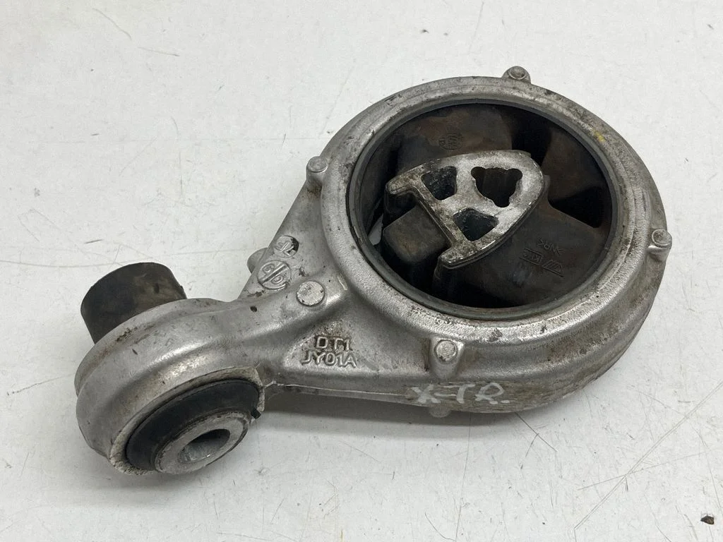 Engine mount bracket