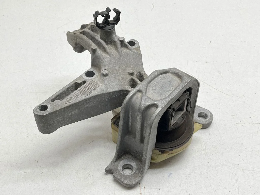 Engine mount bracket 2602322