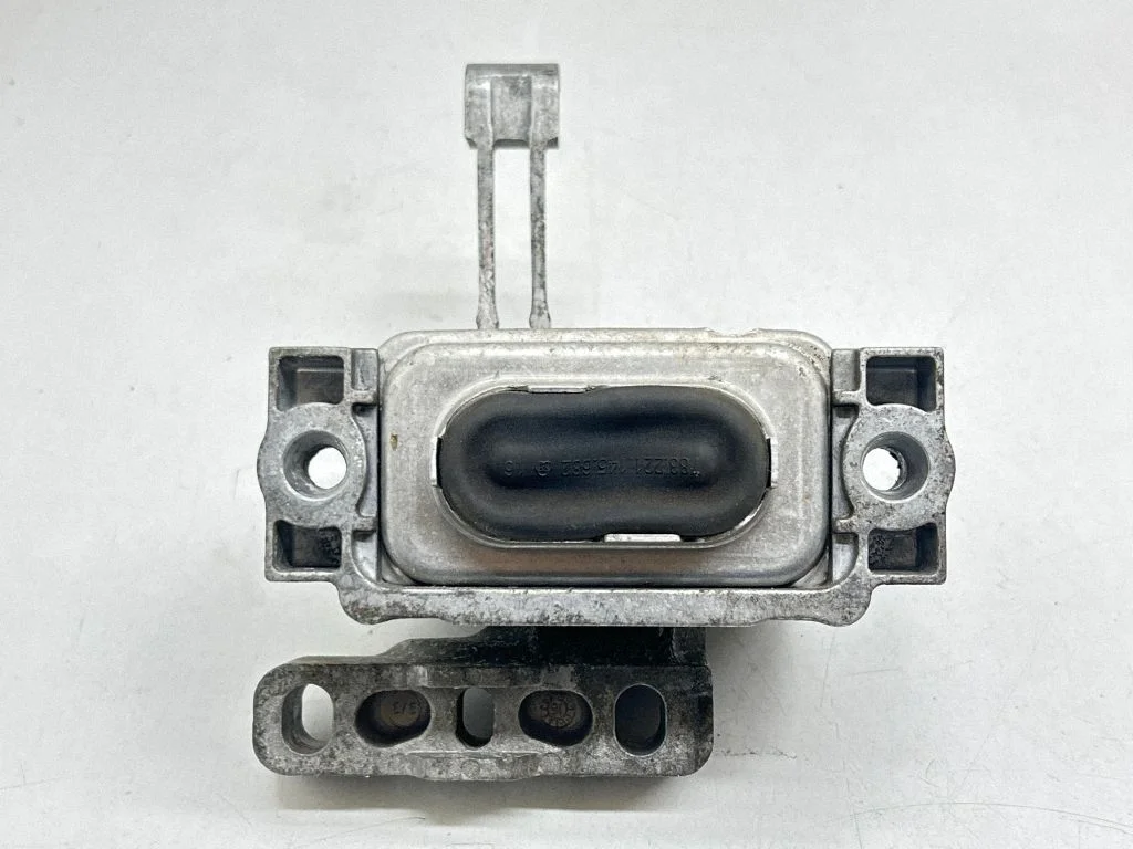 Dzinēja spilvens – Volkswagen Passat B7 USA (2012-2019)