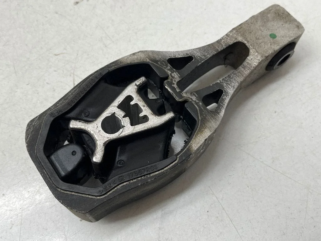 Engine mount bracket 9811786680