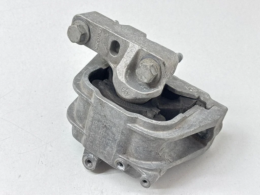 Engine mount bracket 1K0199262