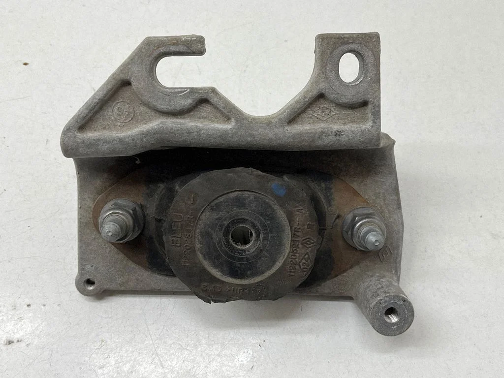 Engine mount bracket 112228880R – Renault Captur (2013-2020)