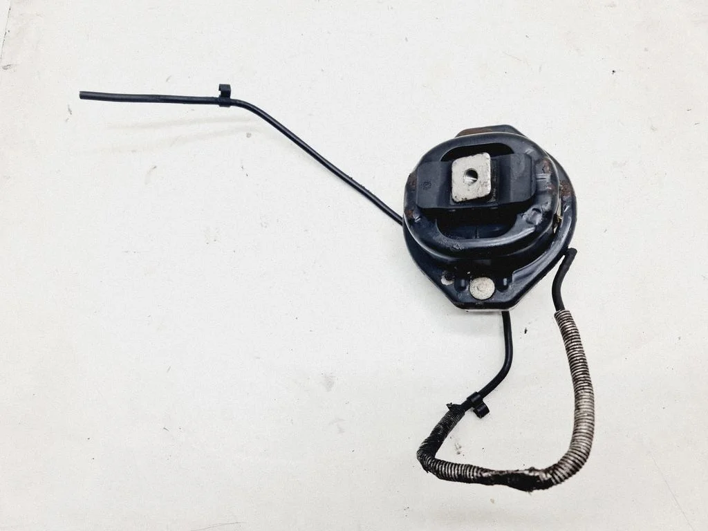 Engine mount bracket 6771918