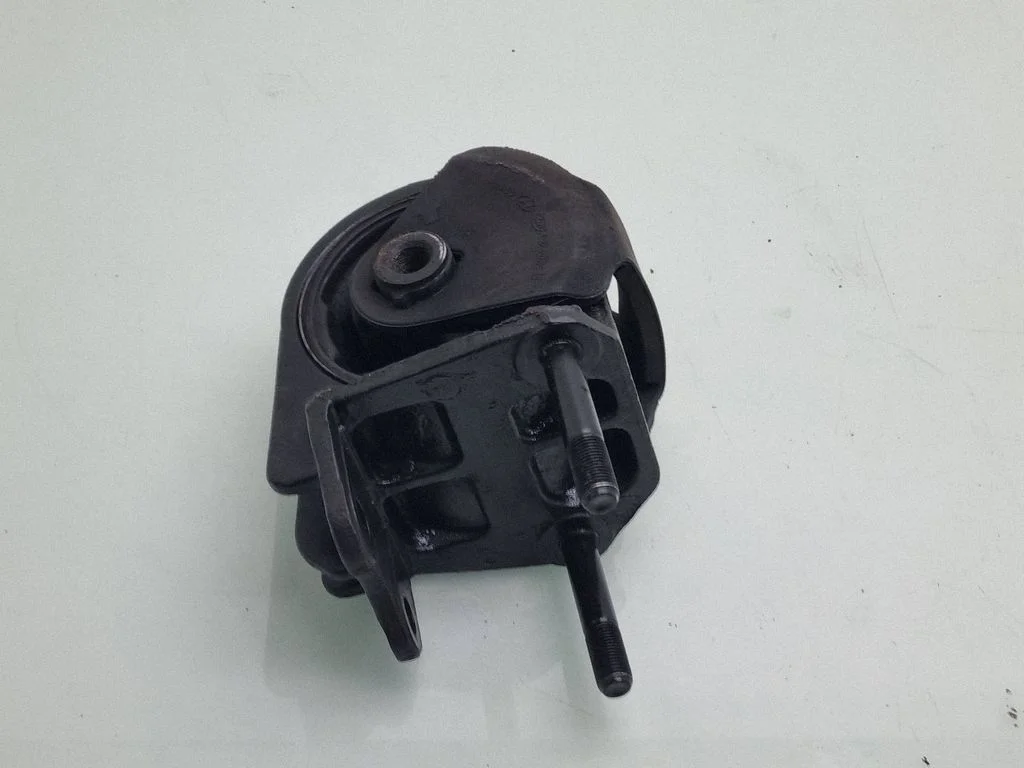 Engine mount bracket 218352P100