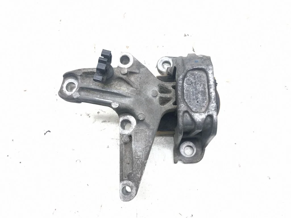 Engine mount bracket 112845128r