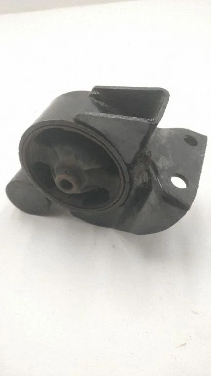 Engine mount bracket 219312E300