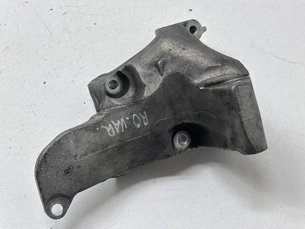 Mootori kinnituskronstein 221214B0907