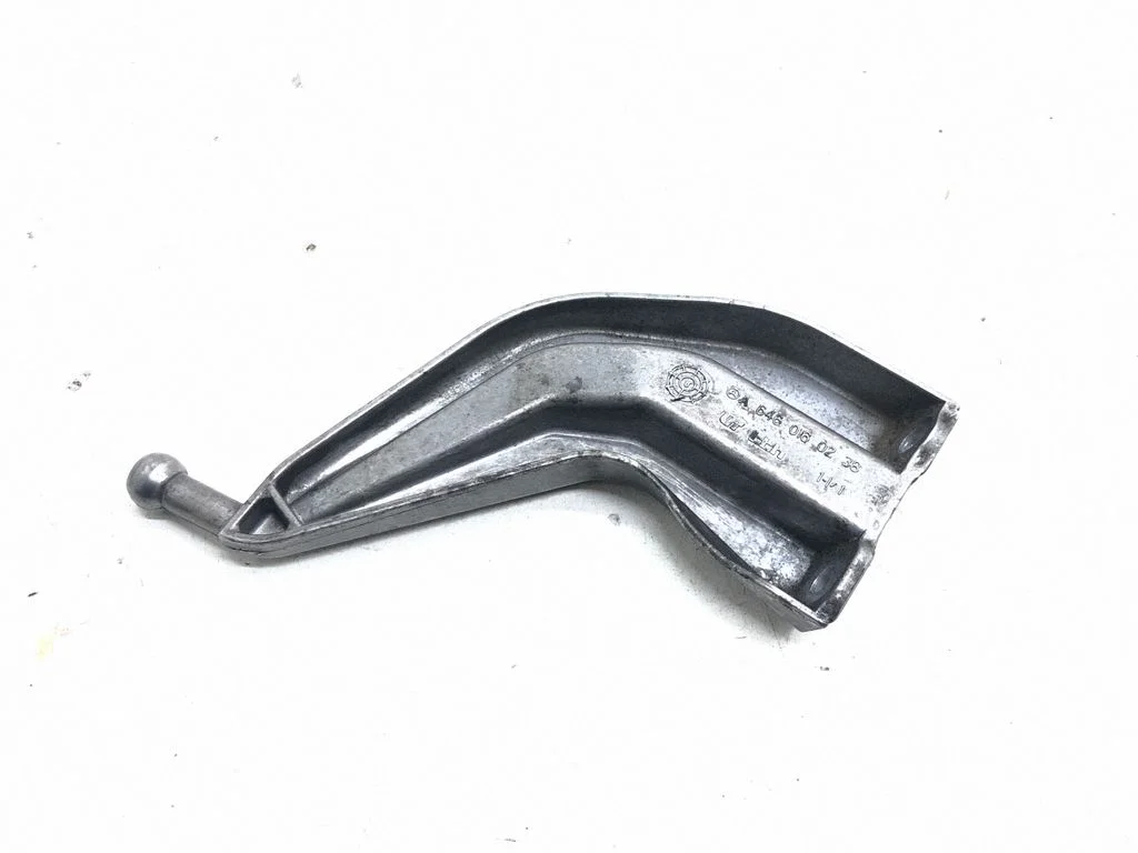 Dzinēja stiprinājuma kronšteins A6460160238