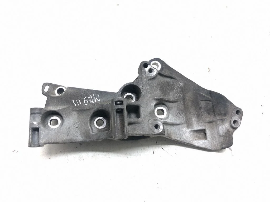 Engine mounting bracket 8200669494