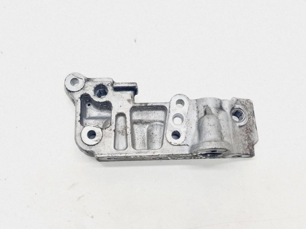 Engine mounting bracket – Mercedes-Benz B-Class W246 W242 (2011-2017)