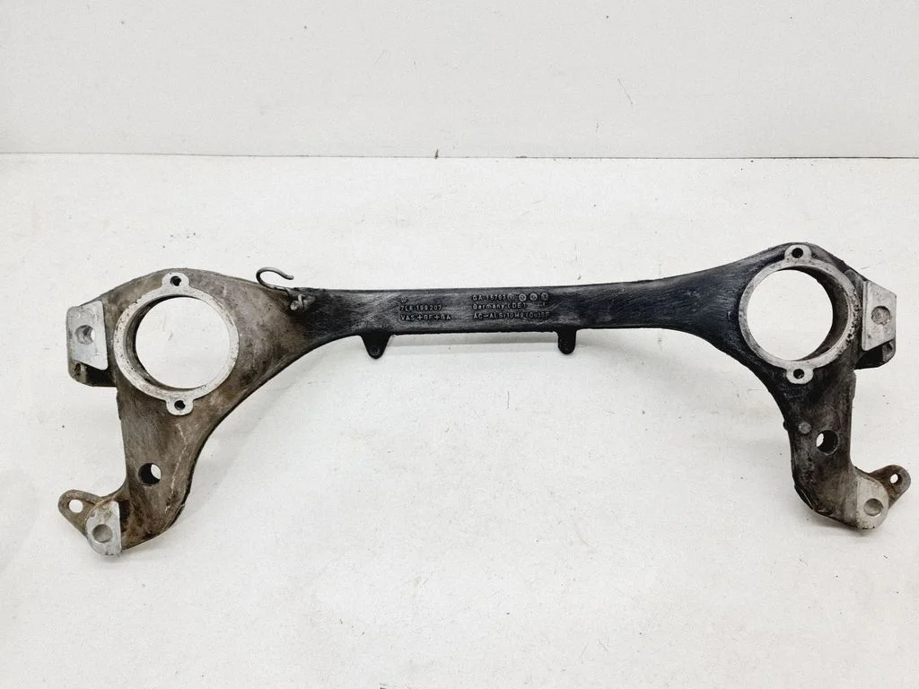 Engine mounting bracket 7L6199207