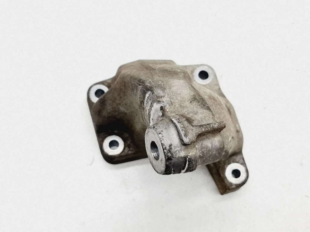 Engine mounting bracket 6422230004