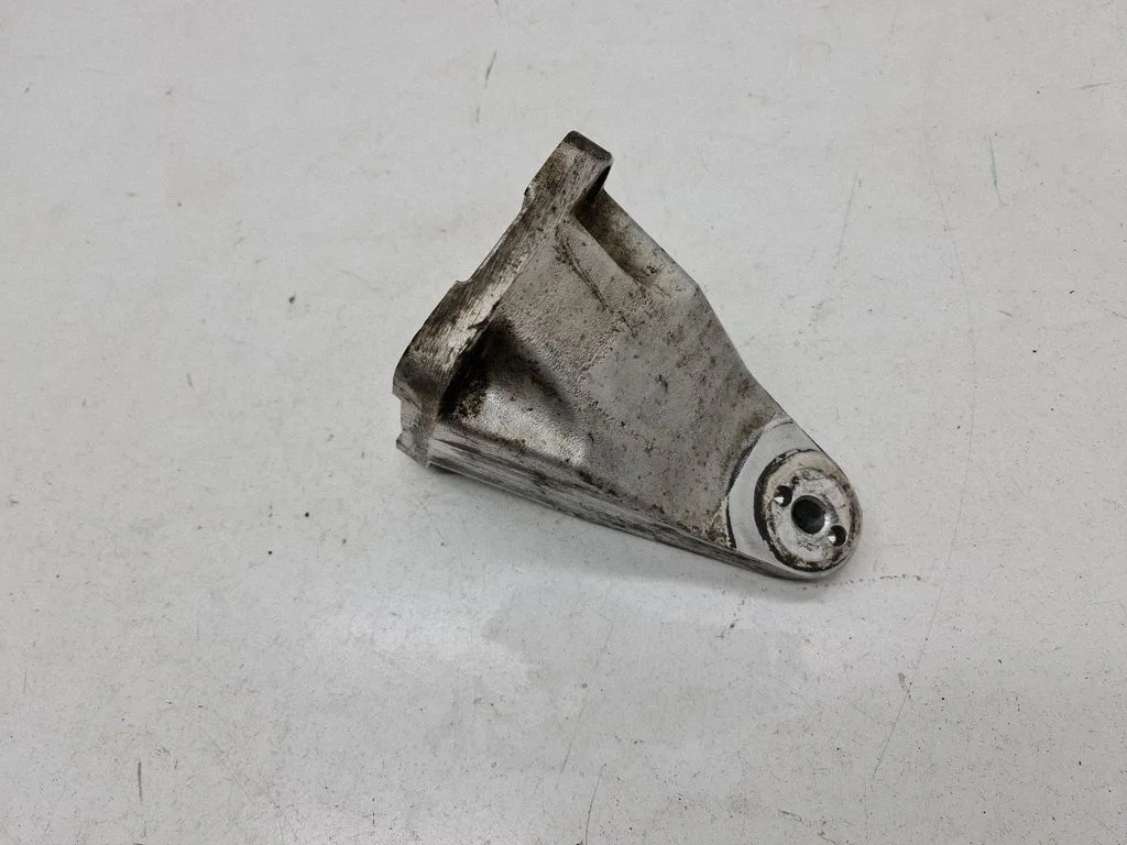 Mootori kinnituskronstein ANR6622