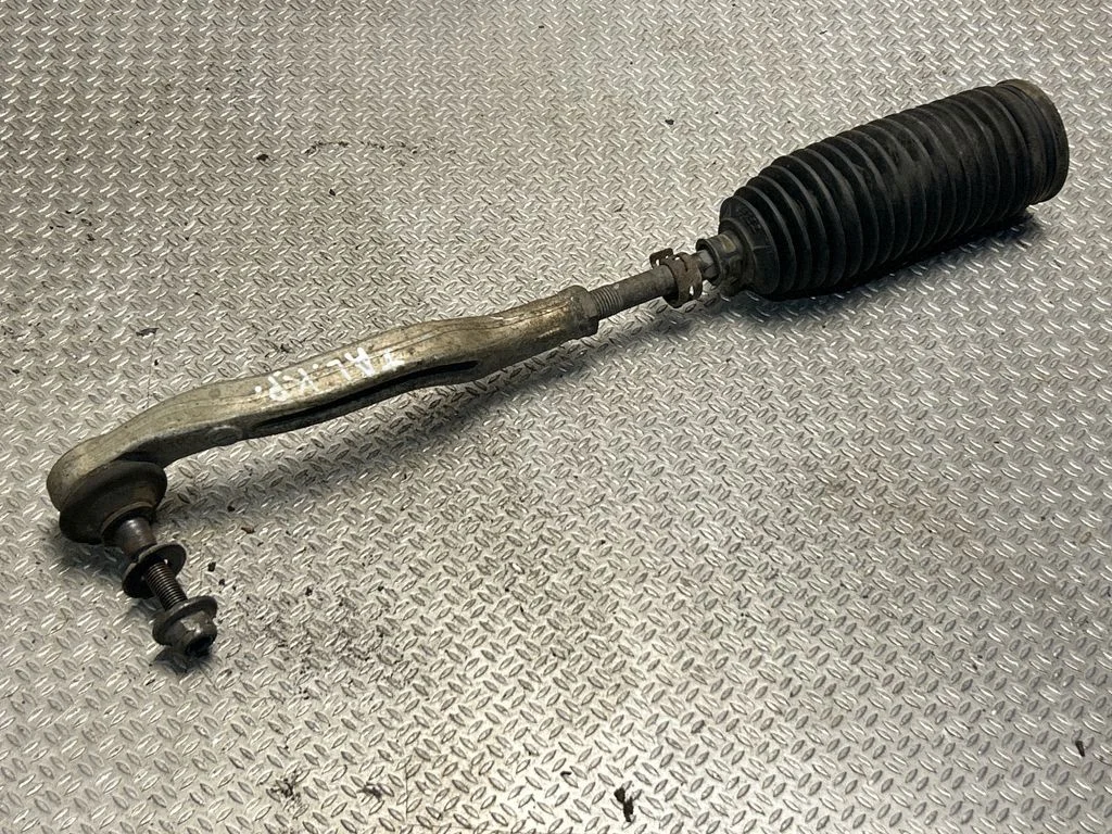 Steering tie rod – front left