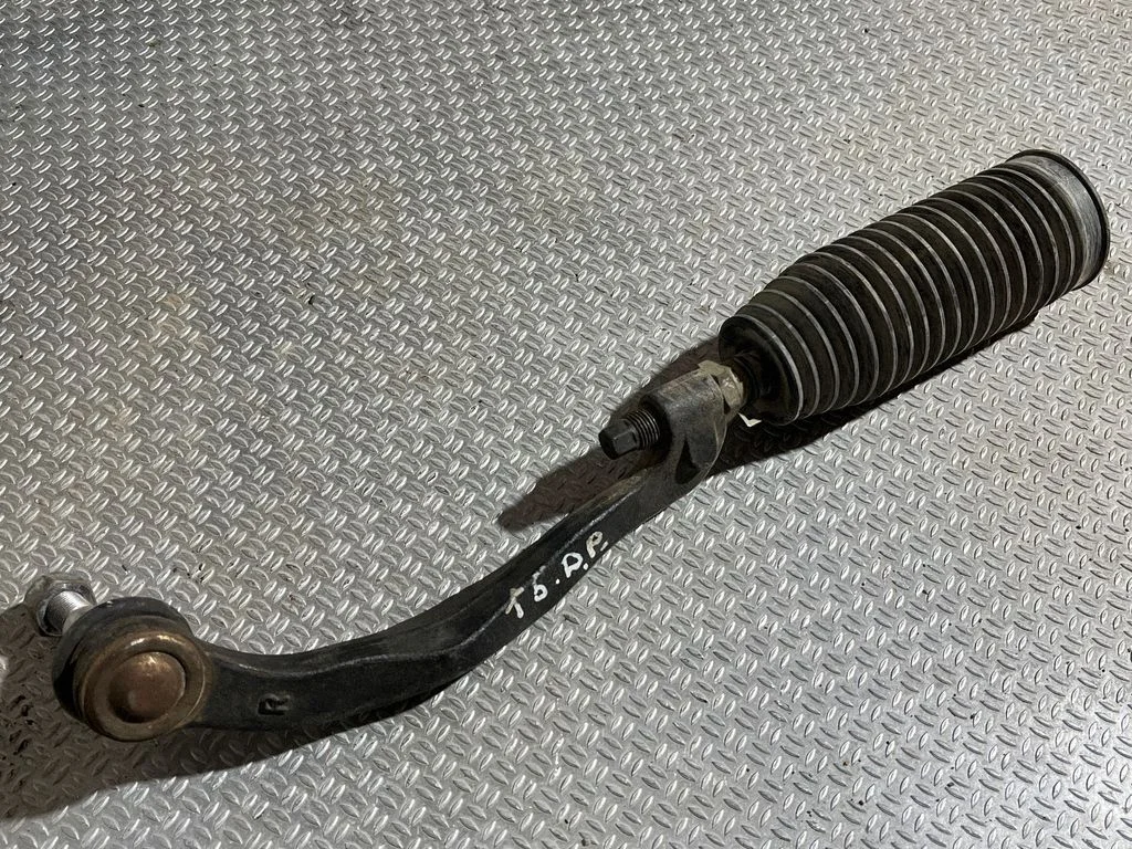 Steering tie rod – front right