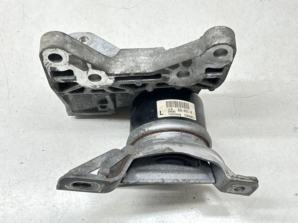 Engine mount bracket G3046001