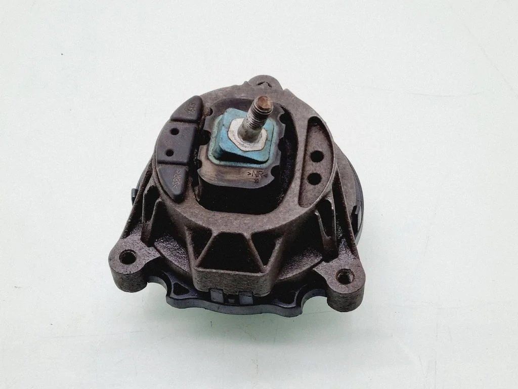 Engine mount bracket 6854251
