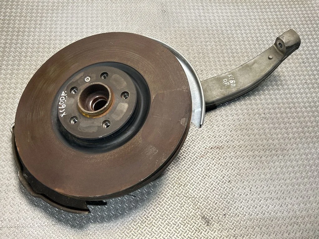 Front wheel hub 32298140
