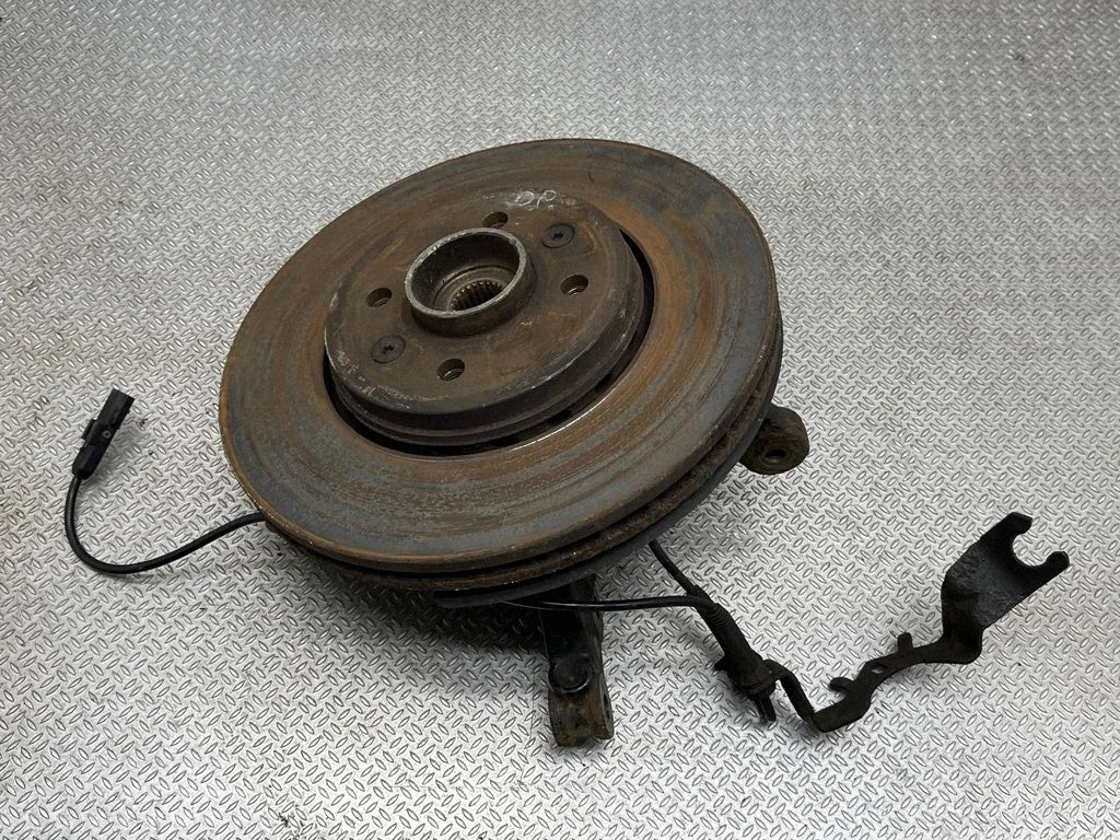 Front wheel hub – Renault Captur (2013-2020), front right
