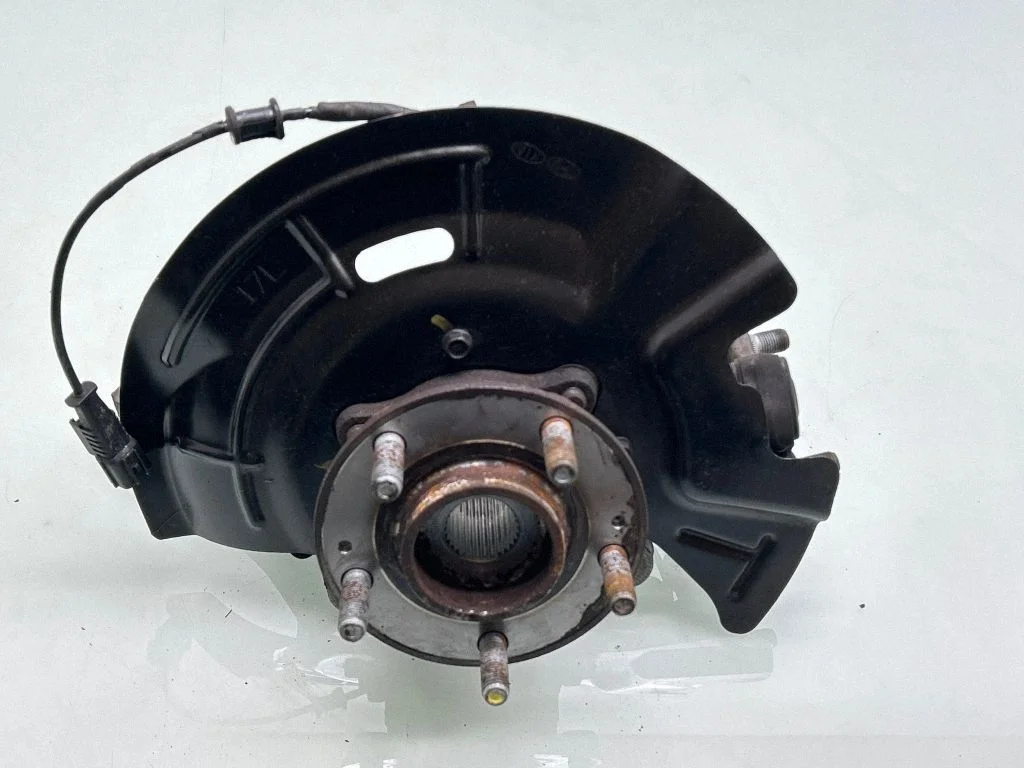Front wheel hub 51715D7100