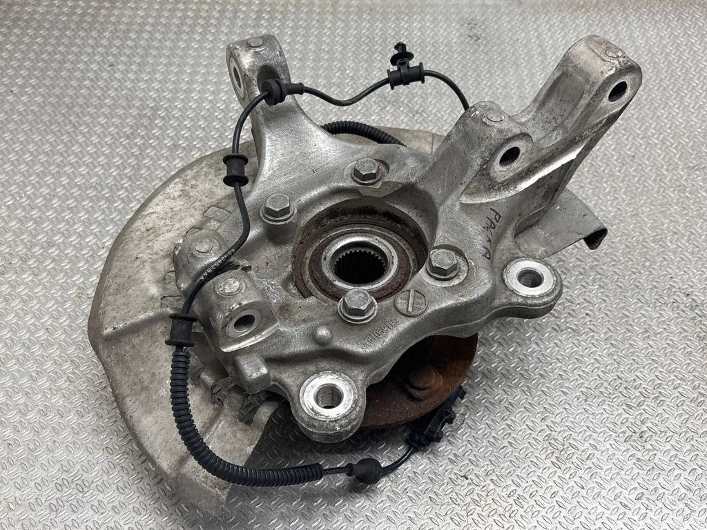 Front wheel hub 68189019AC