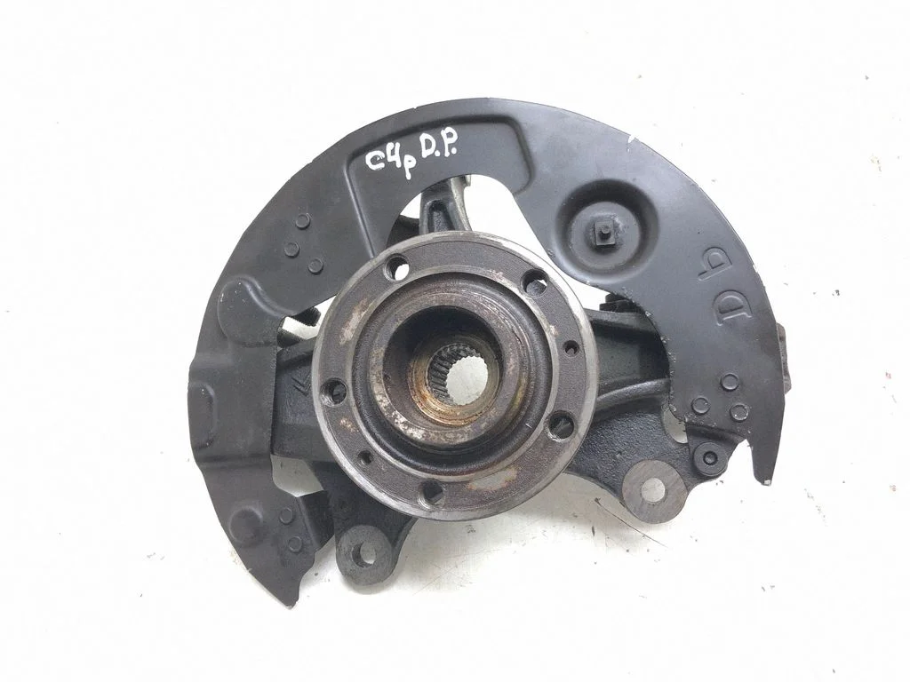 Front wheel hub – front right