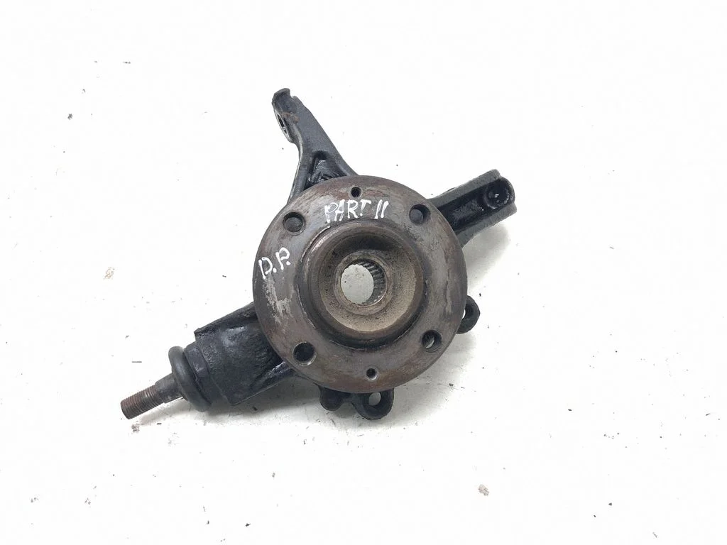 Front wheel hub – right