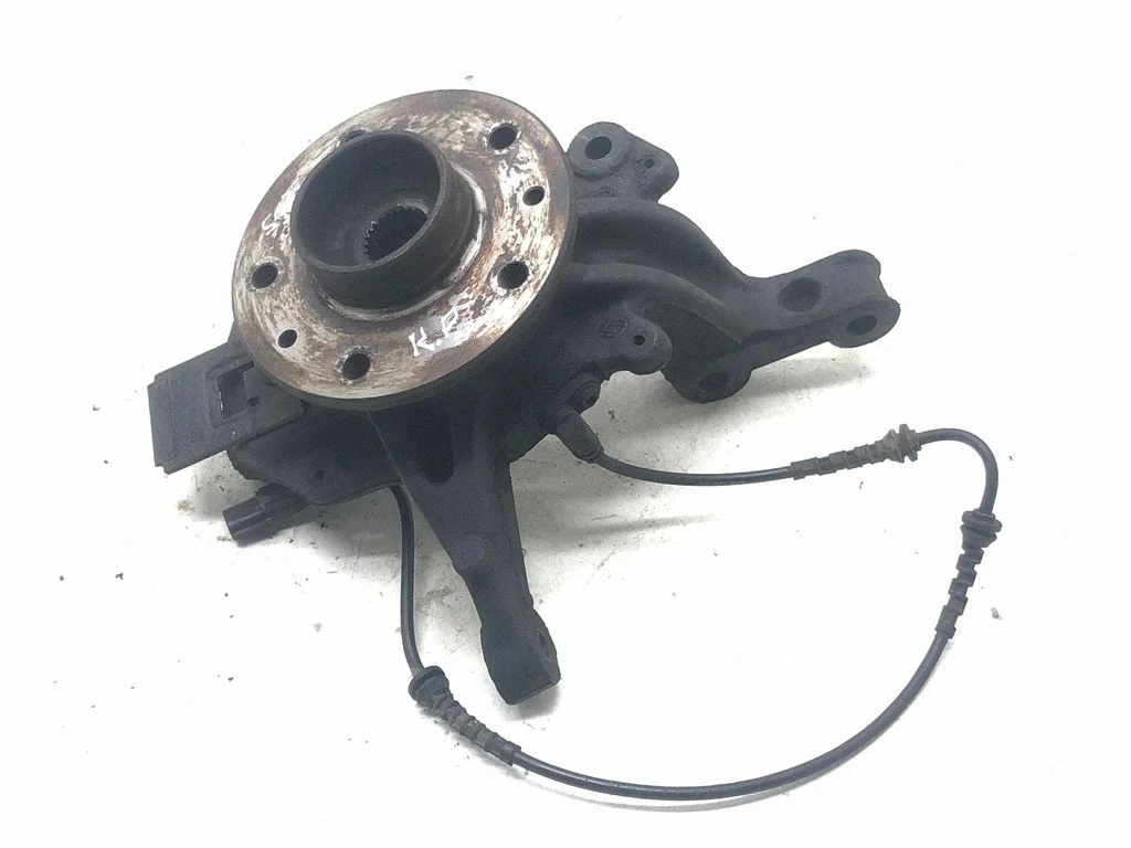 Front wheel hub – left