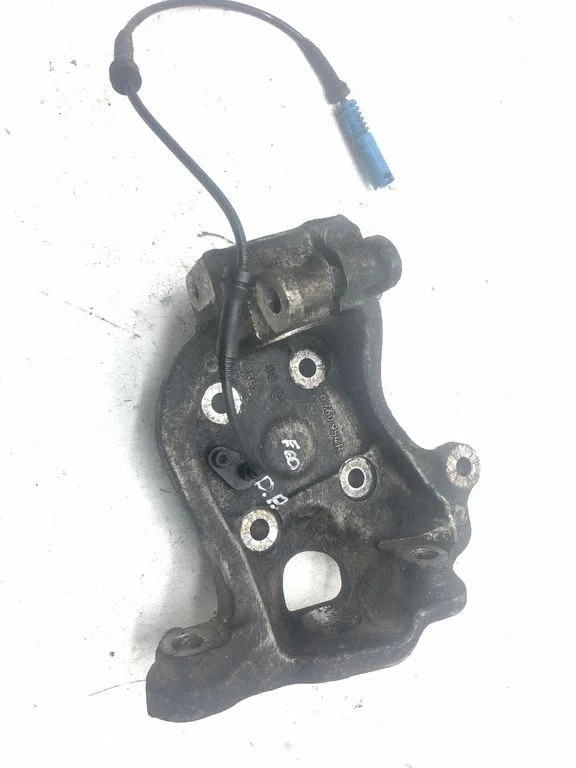 Front wheel hub – BMW 5 Series E60 E61 (2004-2010)