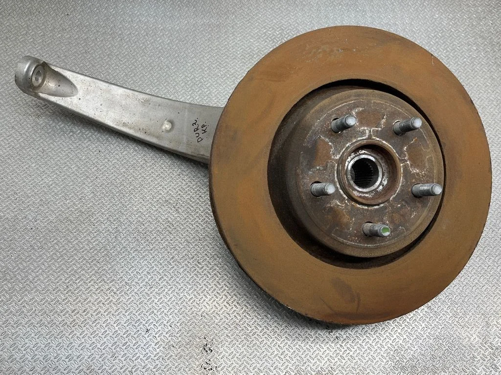 Front wheel hub – Dodge Durango III (2010-)