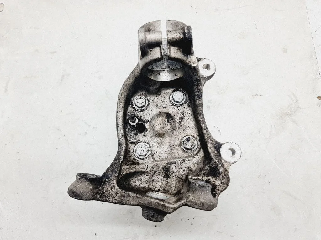 Front wheel hub 6753462
