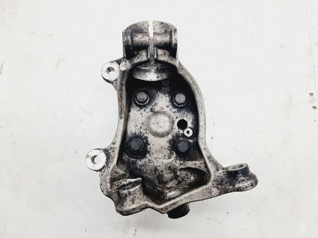 Front wheel hub 6753461