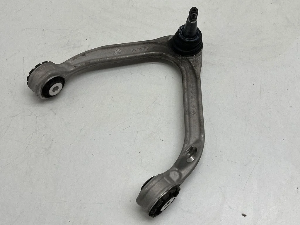 Front lower control arm/wishbone 31360632