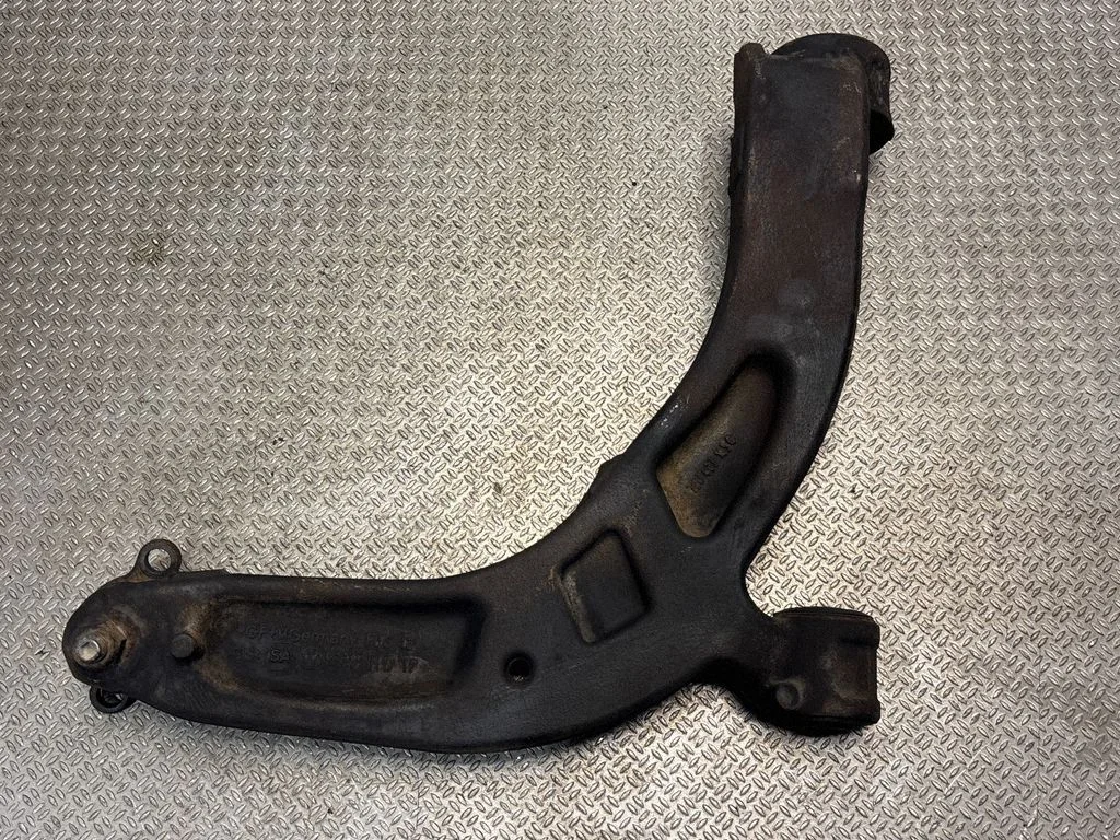 Eesmine alumine õõtshoob 7E0407165C