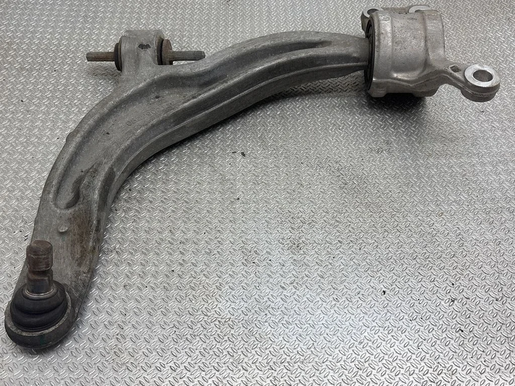 Front lower control arm/wishbone 68229021AG