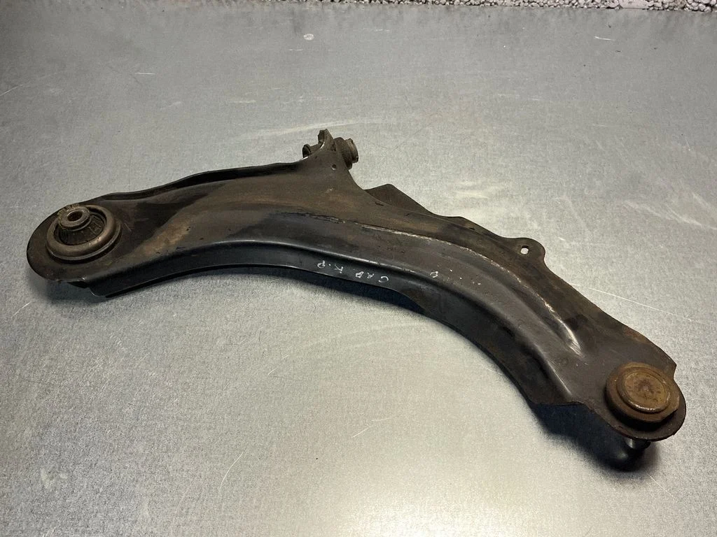 Front lower control arm/wishbone – Renault Captur (2013-2020), front left