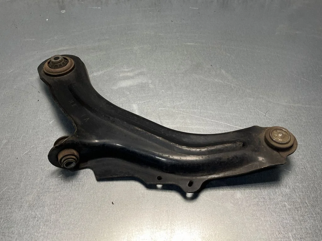 Front lower control arm/wishbone – Renault Captur (2013-2020), front right